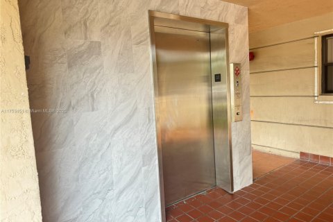 Copropriété à vendre à Miami, Floride: 2 chambres, 89 m2 № 1742409 - photo 29