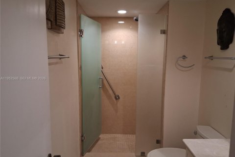 Condominio en venta en Pembroke Pines, Florida, 2 dormitorios № 2008694 - foto 16