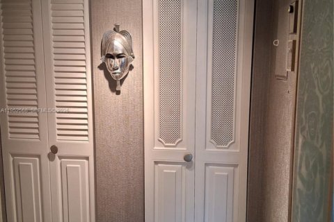 Condominio en venta en Pembroke Pines, Florida, 2 dormitorios № 2008694 - foto 13