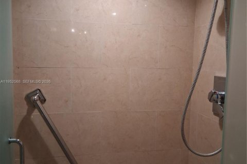 Condominio en venta en Pembroke Pines, Florida, 2 dormitorios № 2008694 - foto 17