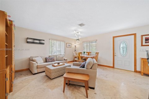 Commercial property in Hallandale Beach, Florida 227.33 sq.m. № 2009033 - photo 22