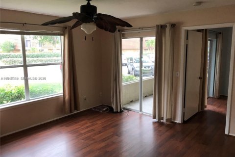 Снять в аренду кондоминиум в Делрей-Бич, Флорида 1 спальня, 51.84м2, № 2004346 - фото 2