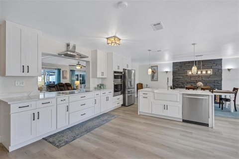 Villa ou maison à vendre à Saint Petersburg, Floride: 3 chambres, 191.56 m2 № 2430915 - photo 2