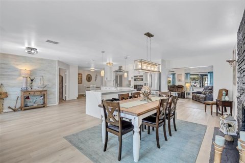 Villa ou maison à vendre à Saint Petersburg, Floride: 3 chambres, 191.56 m2 № 2430915 - photo 8