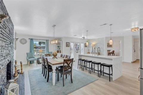 Villa ou maison à vendre à Saint Petersburg, Floride: 3 chambres, 191.56 m2 № 2430915 - photo 6