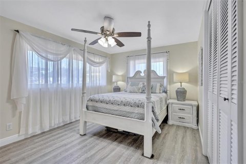 Villa ou maison à vendre à Saint Petersburg, Floride: 3 chambres, 191.56 m2 № 2430915 - photo 19