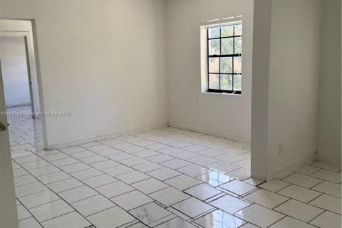 Commercial property in Miami, Florida 170.94 sq.m. № 1877846 - photo 3