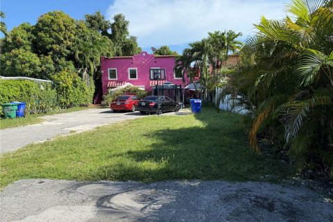 Commercial property in Miami, Florida 170.94 sq.m. № 1877846 - photo 1
