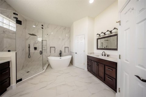 House in Sanford, Florida 5 bedrooms, 299.7 sq.m. № 1649140 - photo 25