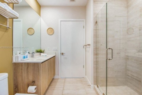 Condominio en alquiler en Miami, Florida, 1 dormitorio, 65.03 m2 № 1840971 - foto 6