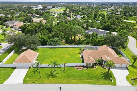 Casa en North Port, Florida 4 dormitorios, 225.94 m2 № 2380550