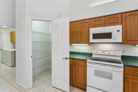House in Spring Hill, Florida 4 bedrooms, 232.07 sq.m. № 2152031 - photo 19