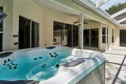 House in Spring Hill, Florida 4 bedrooms, 232.07 sq.m. № 2152031 - photo 23