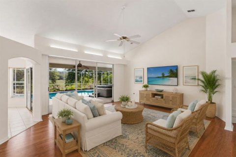 House in Spring Hill, Florida 4 bedrooms, 232.07 sq.m. № 2152031 - photo 3