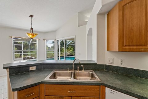 House in Spring Hill, Florida 4 bedrooms, 232.07 sq.m. № 2152031 - photo 15