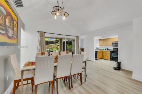 Villa ou maison à vendre à Miami, Floride: 3 chambres, 131.92 m2 № 2415995 - photo 21