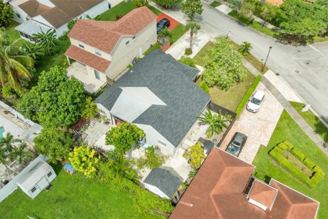 Villa ou maison à vendre à Miami, Floride: 3 chambres, 131.92 m2 № 2415995 - photo 7