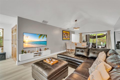 Villa ou maison à vendre à Miami, Floride: 3 chambres, 131.92 m2 № 2415995 - photo 19