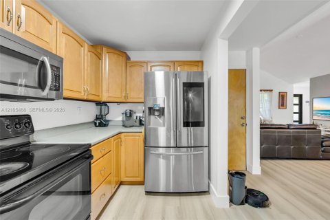 Villa ou maison à vendre à Miami, Floride: 3 chambres, 131.92 m2 № 2415995 - photo 25