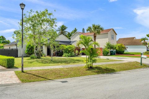 Villa ou maison à vendre à Miami, Floride: 3 chambres, 131.92 m2 № 2415995 - photo 11