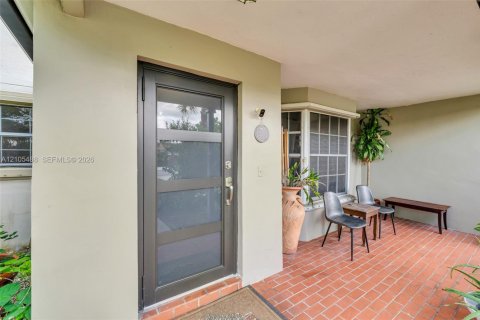 Villa ou maison à vendre à Miami, Floride: 3 chambres, 131.92 m2 № 2415995 - photo 18