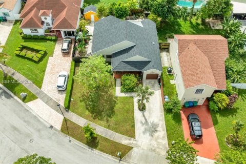 Villa ou maison à vendre à Miami, Floride: 3 chambres, 131.92 m2 № 2415995 - photo 8