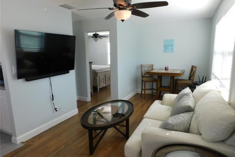 Apartment in Saint Petersburg, Florida 1 bedroom, 48.31 sq.m. № 1720767 - photo 2