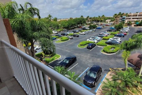Copropriété à vendre à Tamarac, Floride: 2 chambres, 139.35 m2 № 1875393 - photo 27