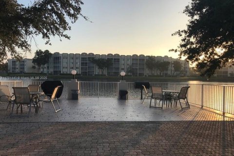 Copropriété à vendre à Tamarac, Floride: 2 chambres, 139.35 m2 № 1875393 - photo 25