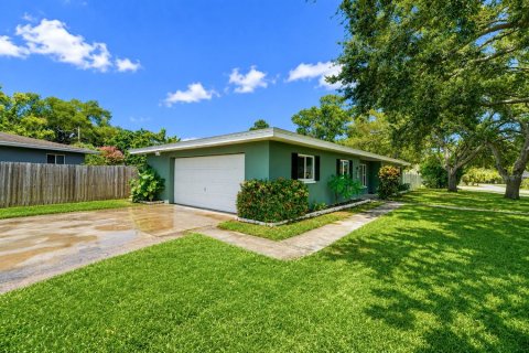Casa en Clearwater, Florida 3 dormitorios, 145.11 m2 № 2291160