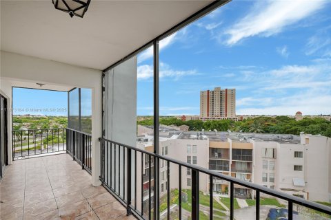 Condo in Miami, Florida, 1 bedroom  № 1897986 - photo 18