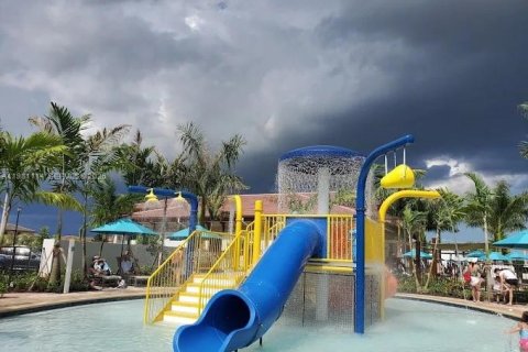 Touwnhouse à vendre à Hialeah, Floride: 3 chambres, 137.77 m2 № 2049176 - photo 23