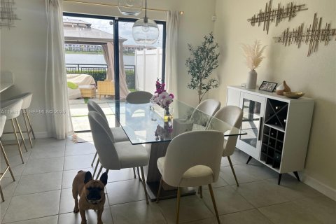 Touwnhouse à vendre à Hialeah, Floride: 3 chambres, 137.77 m2 № 2049176 - photo 5