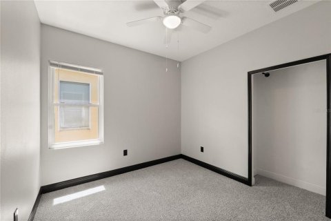 Adosado en venta en Davenport, Florida, 4 dormitorios, 180.97 m2 № 1883443 - foto 14
