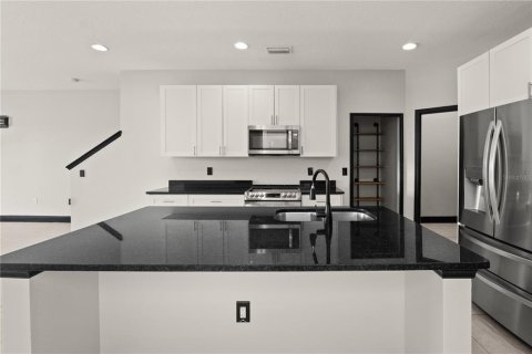 Adosado en venta en Davenport, Florida, 4 dormitorios, 180.97 m2 № 1883443 - foto 4