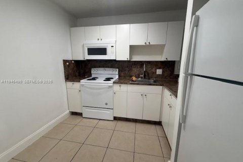 Condo in Miami, Florida, 2 bedrooms  № 2002791