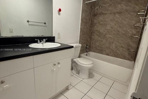 Condo in Miami, Florida, 2 bedrooms  № 2002791 - photo 6