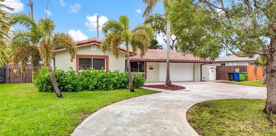 Casa en Fort Lauderdale, Florida 2 dormitorios, 124.86 m2 № 1946063