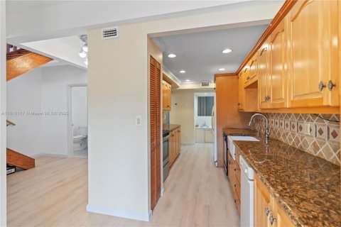 Townhouse in Plantation, Florida 3 bedrooms, 181.16 sq.m. № 1756539 - photo 9
