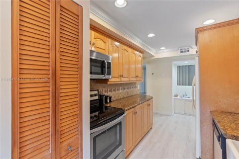 Townhouse in Plantation, Florida 3 bedrooms, 181.16 sq.m. № 1756539 - photo 10