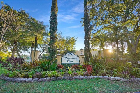 Townhouse in Plantation, Florida 3 bedrooms, 181.16 sq.m. № 1756539 - photo 3