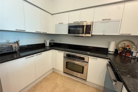 Condominio en venta en North Miami, Florida, 2 dormitorios, 163.79 m2 № 1988079 - foto 12