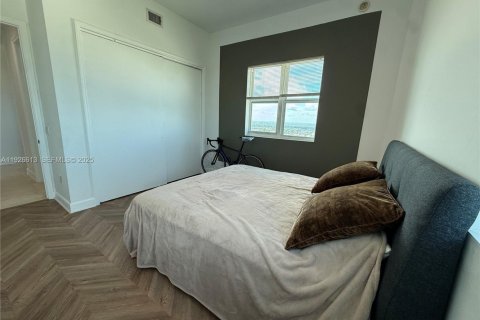 Condominio en venta en North Miami, Florida, 2 dormitorios, 163.79 m2 № 1988079 - foto 4
