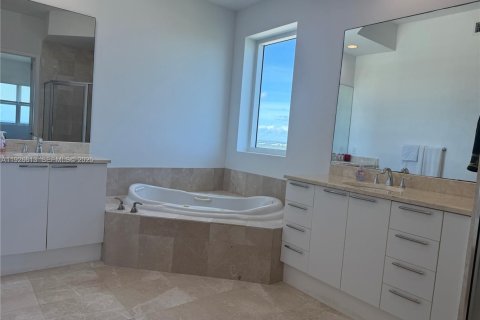 Condominio en venta en North Miami, Florida, 2 dormitorios, 163.79 m2 № 1988079 - foto 23