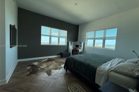 Condominio en venta en North Miami, Florida, 2 dormitorios, 163.79 m2 № 1988079 - foto 1