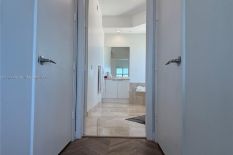 Condominio en venta en North Miami, Florida, 2 dormitorios, 163.79 m2 № 1988079 - foto 22