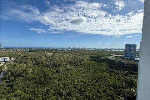 Condominio en venta en North Miami, Florida, 2 dormitorios, 163.79 m2 № 1988079 - foto 29