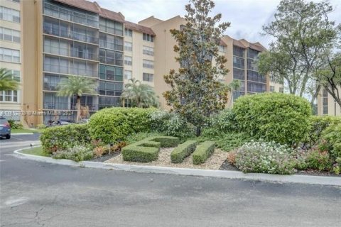 Condo in Lauderhill, Florida, 2 bedrooms  № 1859947 - photo 2