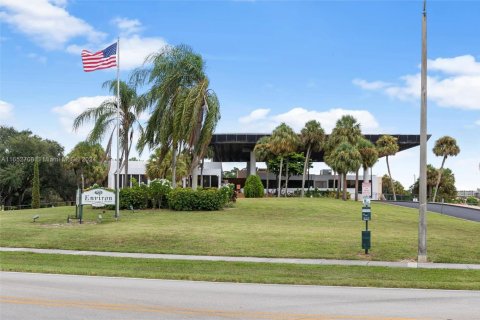 Condo in Lauderhill, Florida, 2 bedrooms  № 1859947 - photo 4