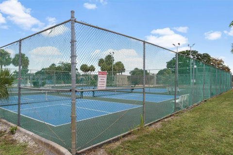 Condo in Lauderhill, Florida, 2 bedrooms  № 1859947 - photo 6